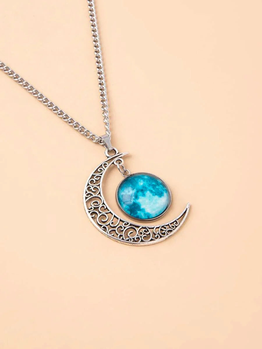 suteyi Moon Pendant Necklace