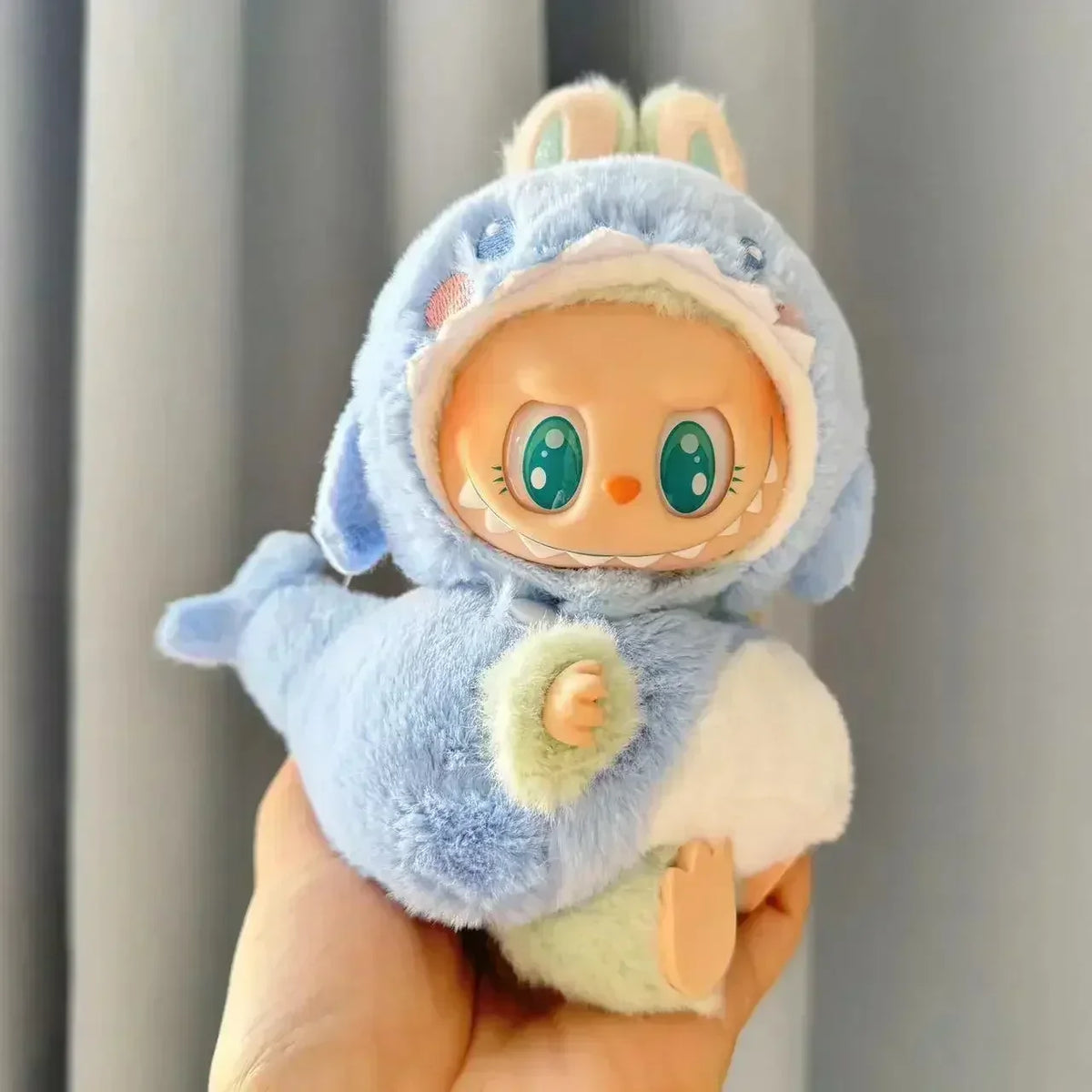 17cm Labubu Hoodie Outfit