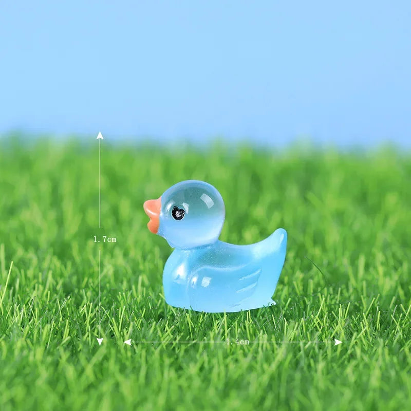 10Pcs Glow-in-the-Dark Resin Duck Set - Durable and Cute Car Dashboard Decor for A Charming Interior