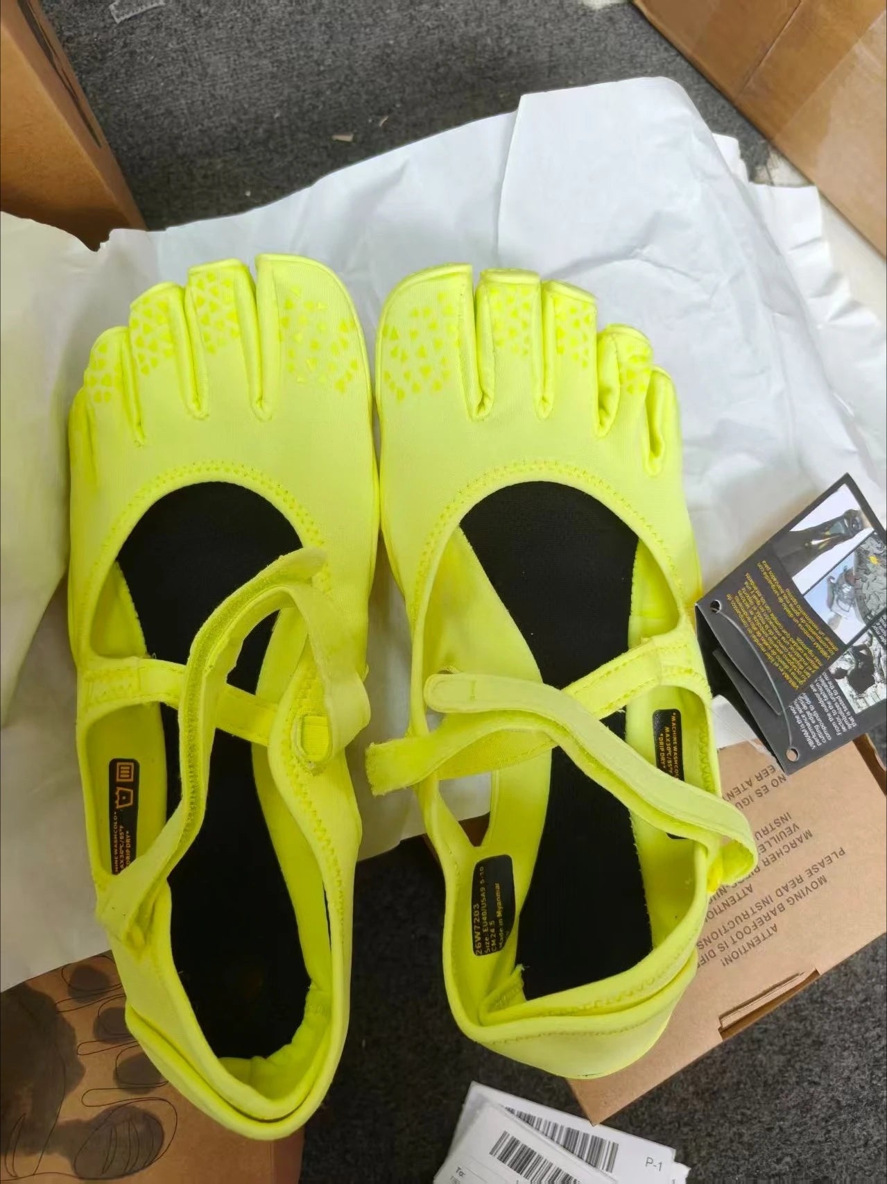 Five Fingers Breathable Non-Slip Barefoot Yoga Shoes Lightweight Indoor Gym Training Dance Casual Sports Sneakers