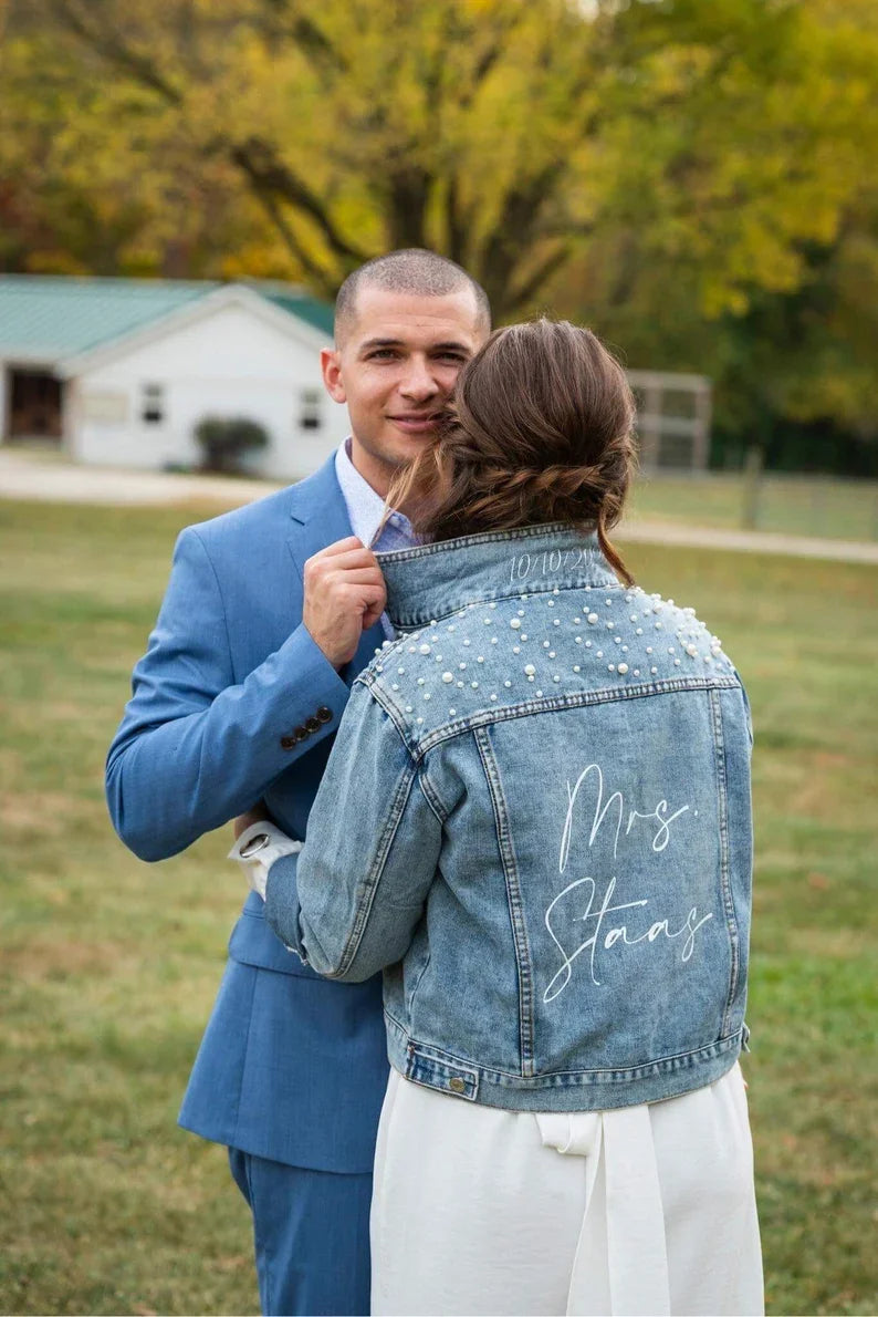 Custom Bride Jean Jacket Future Mrs Pearl Bride Jackets Personalized Bridal Gift Wifey Customized Name Denim Wedding Coats Tops