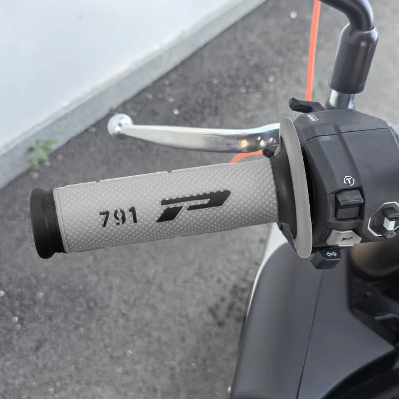 7/8 "22 24mm Motorcycle Grips Handle Bar For KTM YAMAHA Universal Pit Bike Motocross Motorbike Rubber Grips