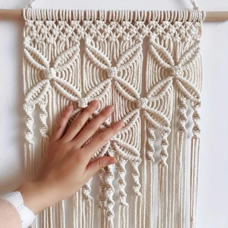 1pcs Four Leaf Clover Cotton Macrame Wall Hanging, Boho Diamond Pattern Tassel Wall Decor for Airbnb Bedroom Living Room