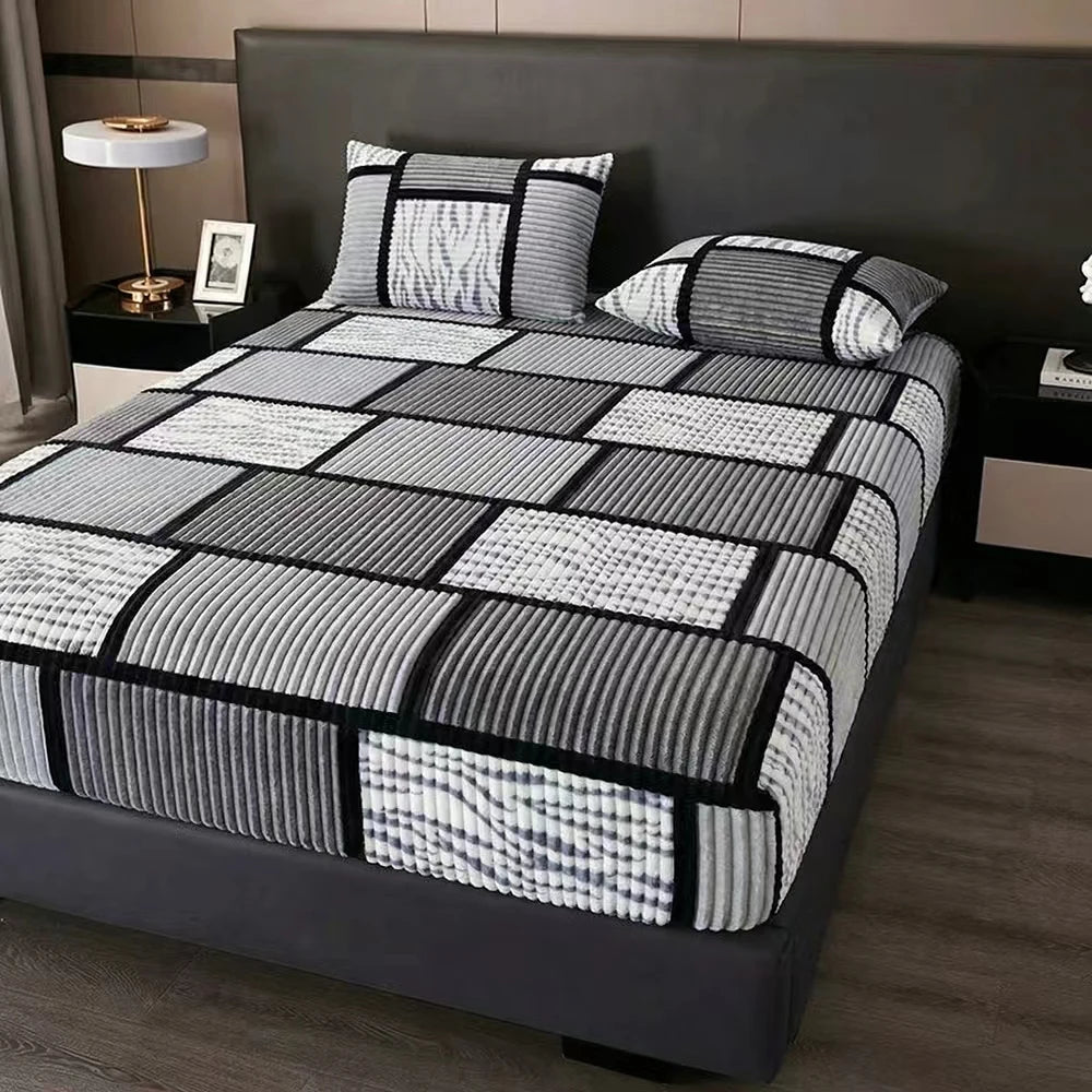 Queen/King Plush Fitted Sheet   Deep Pocket Bedskirt with Non Slip Fleece Mattress Cover  Quilted Geometric Check Bed Sheet   Wrinkle & Pill Resistant  Machine Washable All Season Cozy Bedding