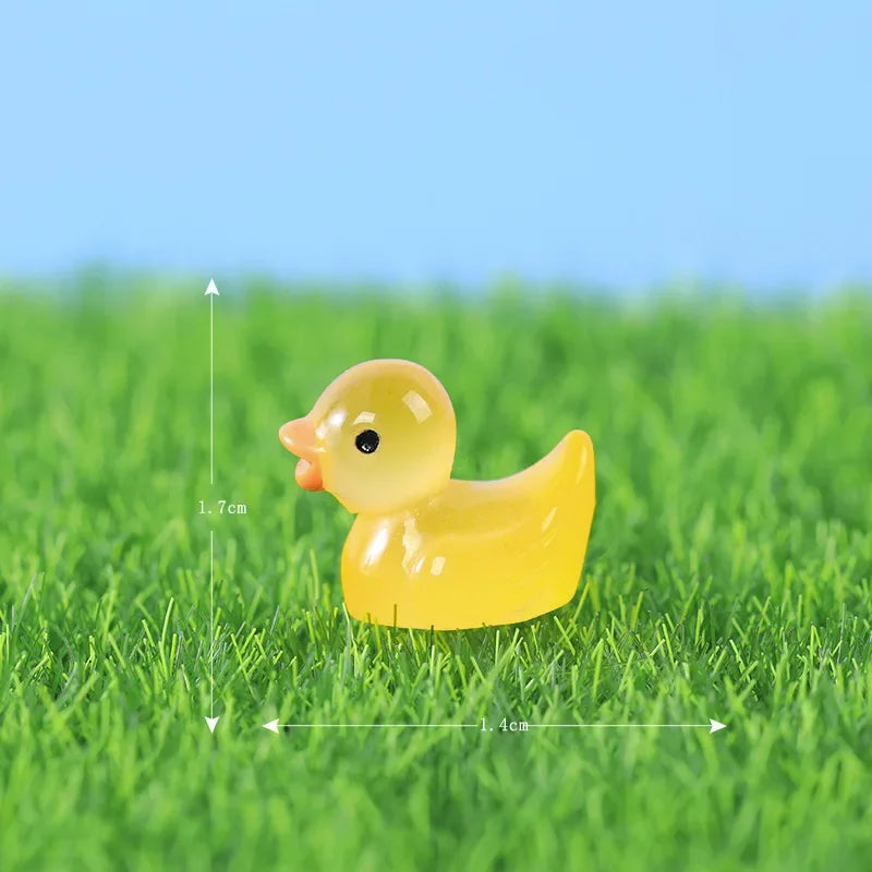 10Pcs Glow-in-the-Dark Resin Duck Set - Durable and Cute Car Dashboard Decor for A Charming Interior