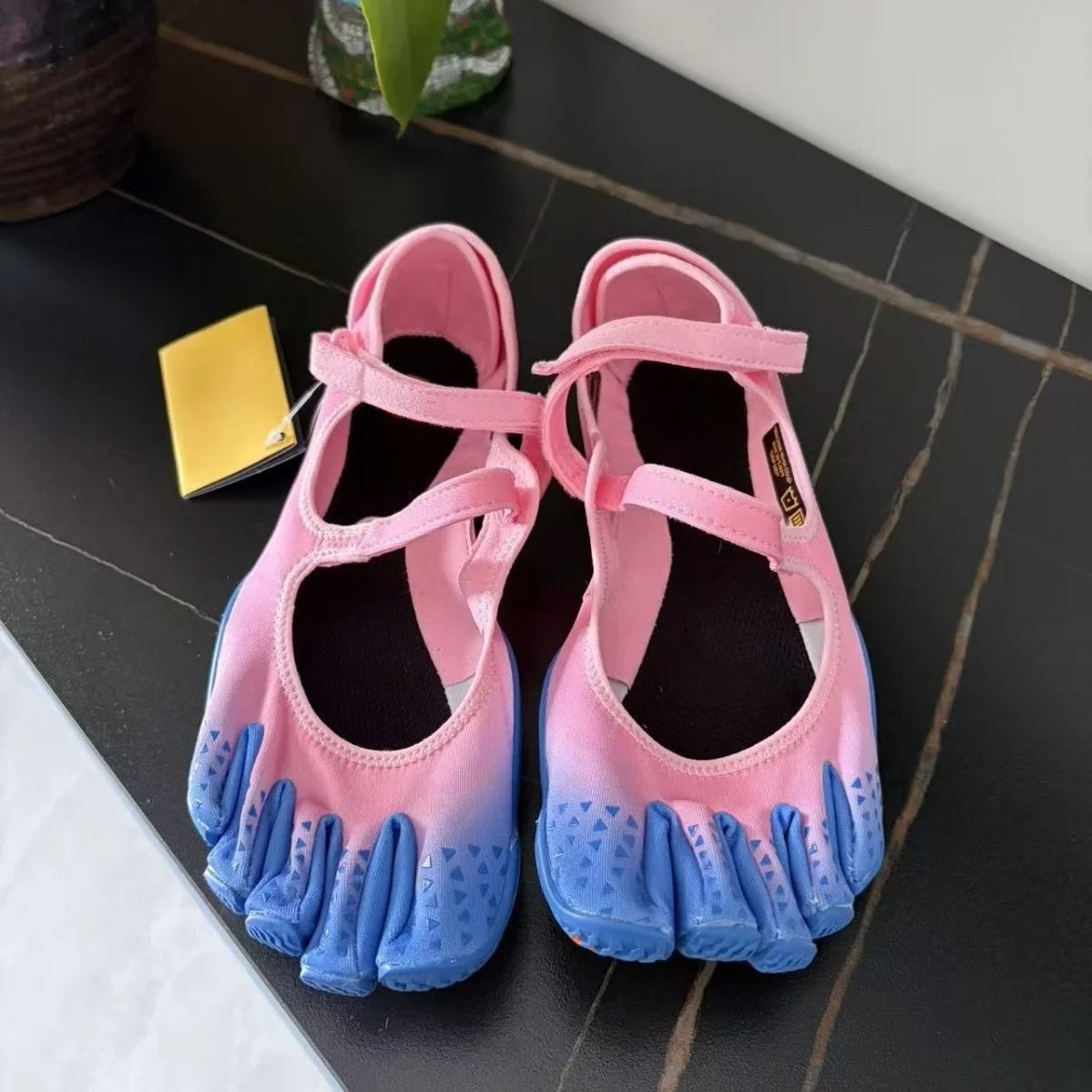 Five Fingers Breathable Non-Slip Barefoot Yoga Shoes Lightweight Indoor Gym Training Dance Casual Sports Sneakers