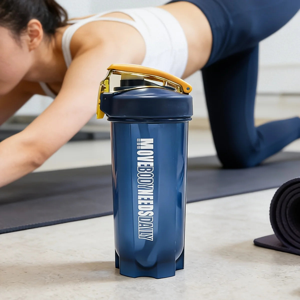 1pc Portable Protein Shaker 550ml Fitness Bottle with Plastic Whisk Ball for Fitness Enthusiasts Athletes Perfect For Outdoor