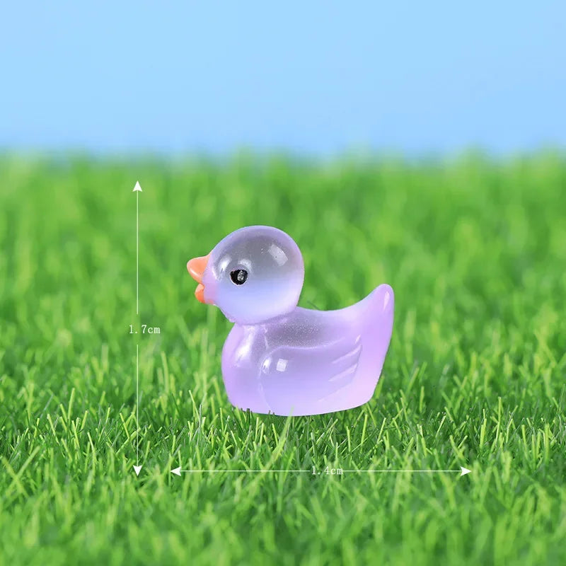 10Pcs Glow-in-the-Dark Resin Duck Set - Durable and Cute Car Dashboard Decor for A Charming Interior