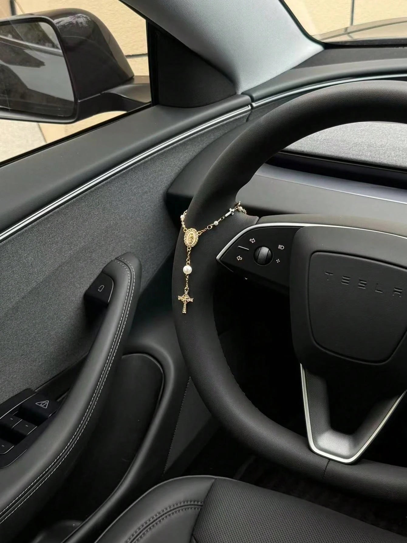1 Steering Wheel Bead Pendant | Car Pendant Accessories | Car Pendant | Unique and Fashionable Car Pendant Decoration