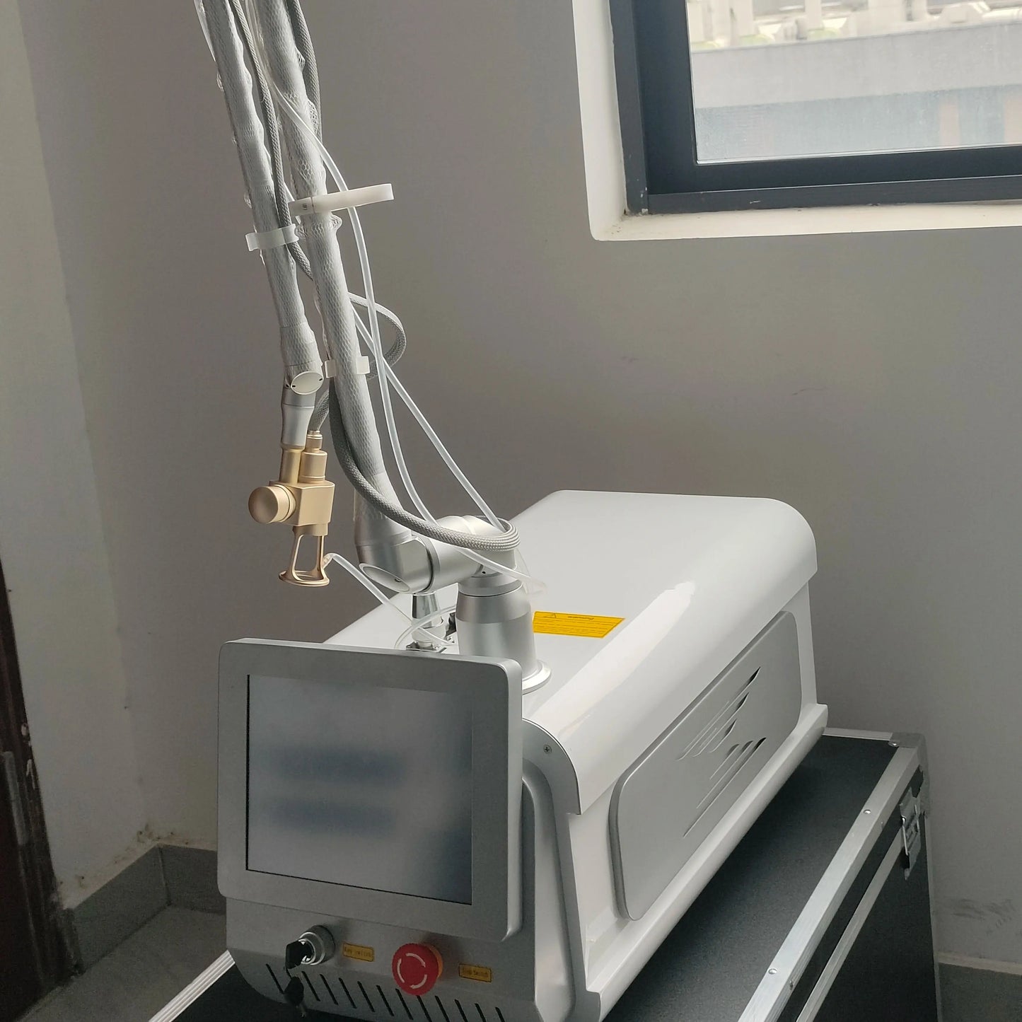 Advanced Fractional CO2 Lase Skin Care Machine Carbon Peeling Treatment Anti Aging Wrinkle Scar Removal Salon Beauty Instrument