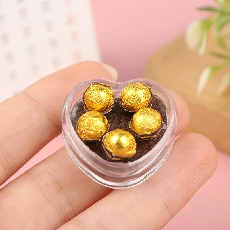 1/12 Scale Dollhouse Mini Boxed Chocolate Model, Simulated Fake Food, Kitchen Decor