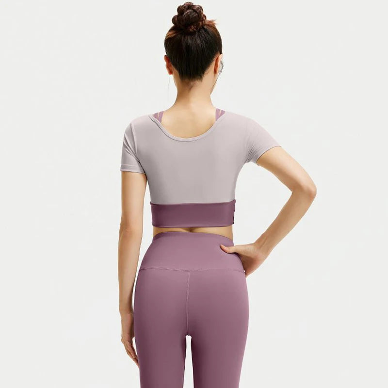 2026 New Women Running Fitness Activewear Set with Built-In Bra Pads Comfortable Breathable Body-Hugging 2 Piece Yoga Set