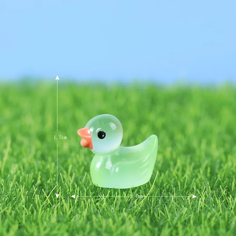 10Pcs Glow-in-the-Dark Resin Duck Set - Durable and Cute Car Dashboard Decor for A Charming Interior