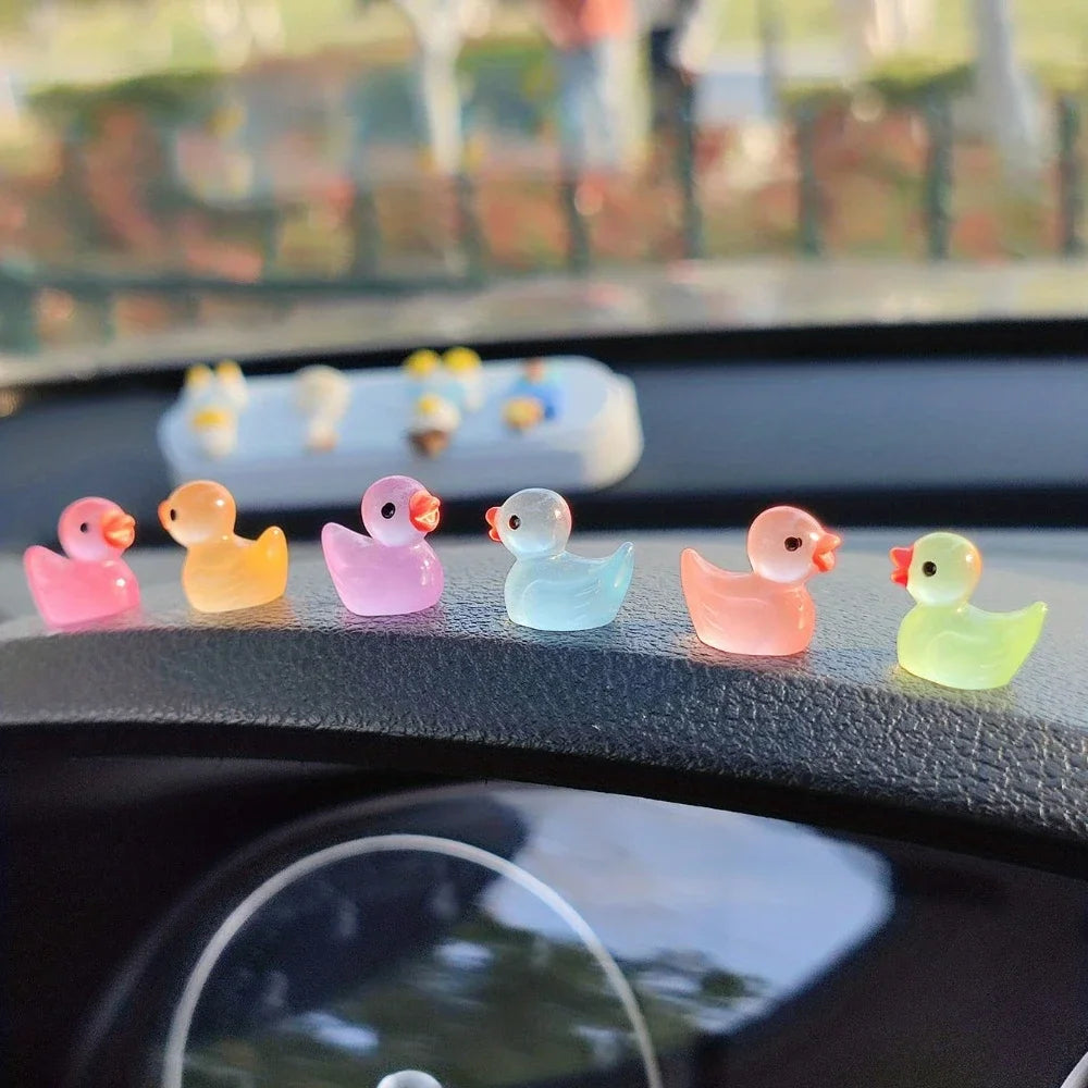 10Pcs Glow-in-the-Dark Resin Duck Set - Durable and Cute Car Dashboard Decor for A Charming Interior