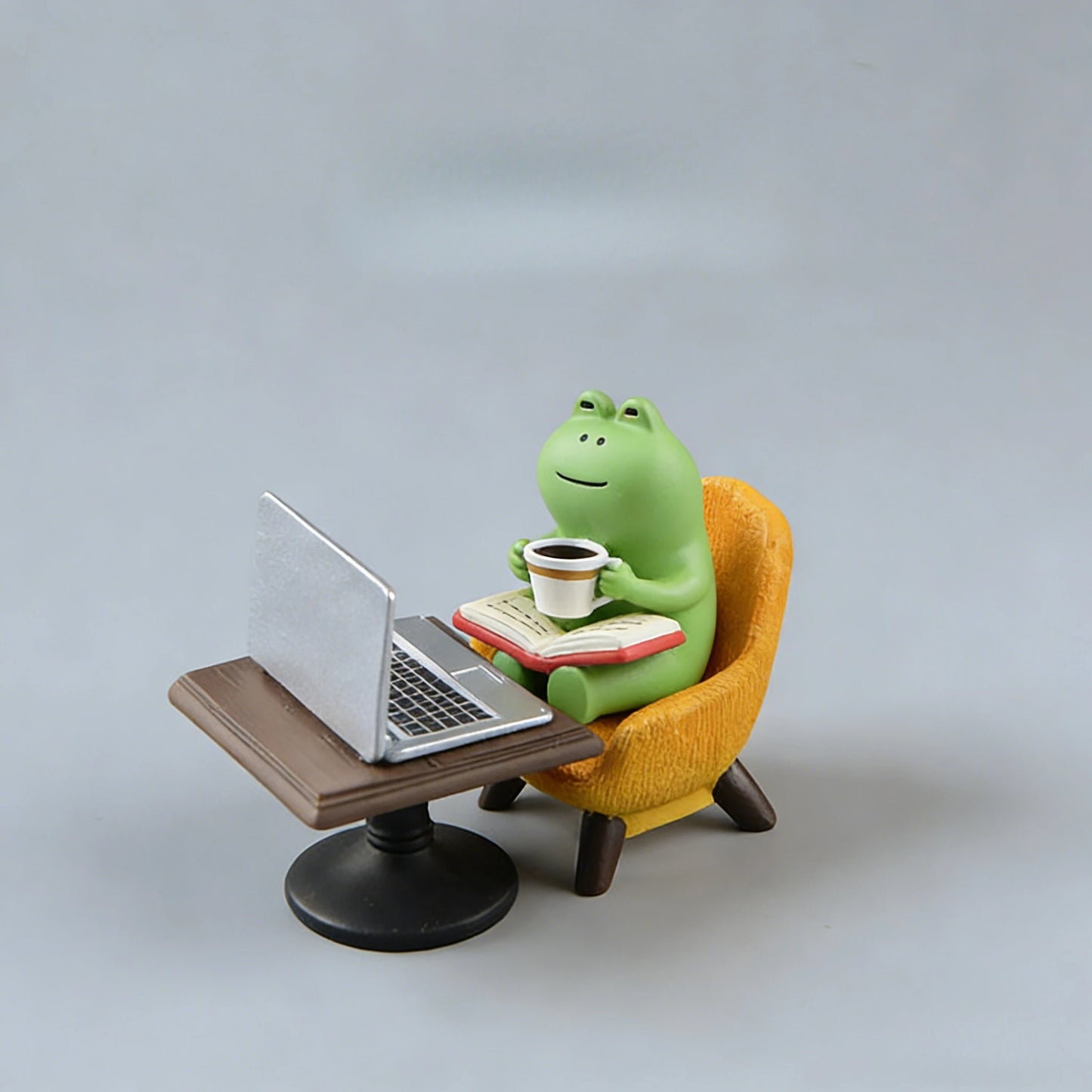 Cartoon Cat Frog Bear Yellow Chair Computer Office Model Mini Action Figures Resin Home Decor Accessories Desktop Figurine Toys